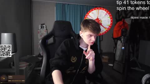 Snapshot of dantebigboi chatting on October 12, 1:16 pm Daniel online show from October 12, 1:16 pm