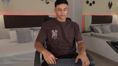 Dante online show from November 10, 8:25 pm