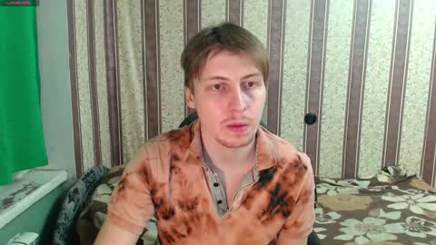 darienlarge online show from November 25, 6:54 pm