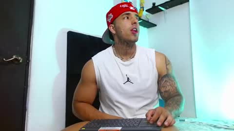 Darius Phoenix  online show from February 27, 8:30 pm