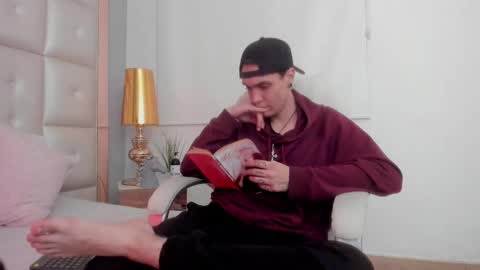 dark_sun333 online show from November 30, 1:51 am