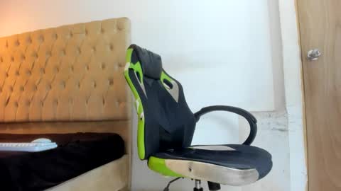 darkknightx01 online show from February 26, 3:30 am