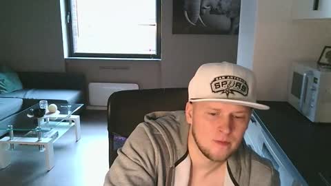 Snapshot of dartanjanas chatting on October 24, 9:22 am Dario online show from October 24, 9:22 am