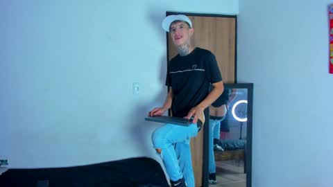 darwin_stark online show from April 27, 10:15 pm
