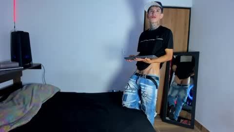 darwin_stark online show from May 1, 9:39 pm