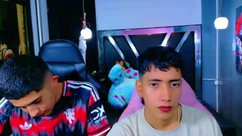 darwinandbrayan online show from November 12, 8:03 pm