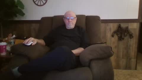 dave571960 online show from December 30, 12:42 pm