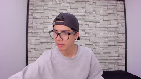 dave_925_ online show from April 2, 6:16 pm