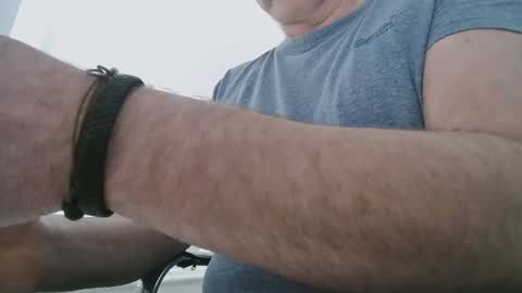 davesu12345 online show from March 17, 12:18 pm