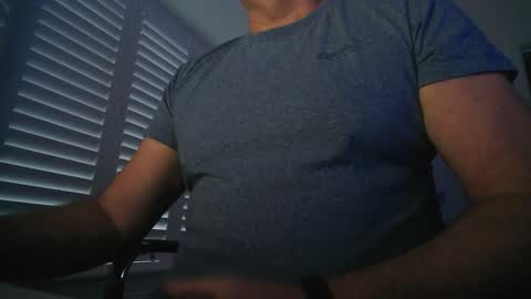 davesu12345 online show from February 10, 7:35 am