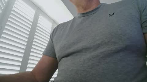 davesu12345 online show from March 25, 9:02 am