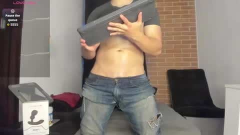 davidx_x21 online show from February 17, 7:18 am