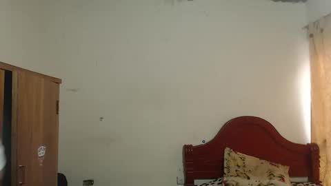 Dylon online show from December 20, 6:59 pm