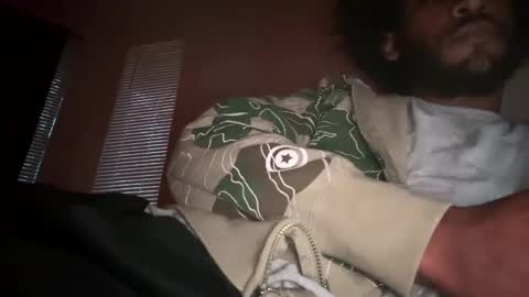 dealwithit805747 online show from December 5, 1:03 am