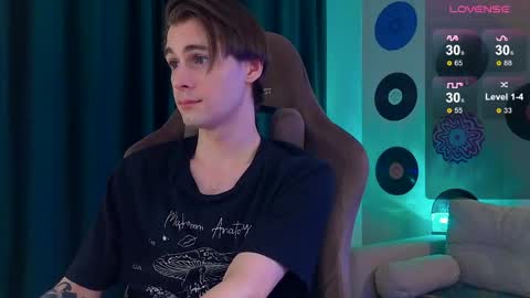 Samuel online show from April 6, 7:14 pm