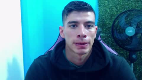 Snapshot of deiby_baby chatting on December 20, 9:28 pm DEIBY online show from December 20, 9:28 pm