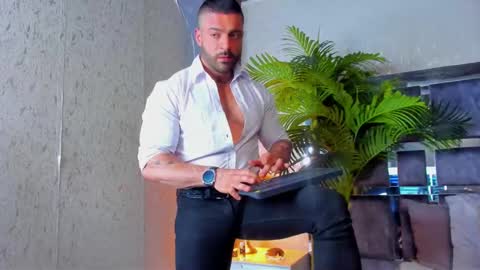 dennis_cox_ online show from March 3, 11:06 am