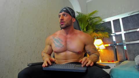 dennis_cox_ online show from December 9, 2:24 am