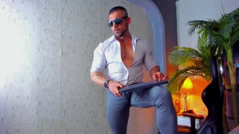 dennis_cox_ online show from February 19, 11:06 am