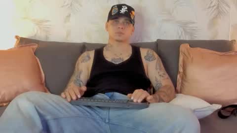 dennis munera online show from February 20, 11:09 am