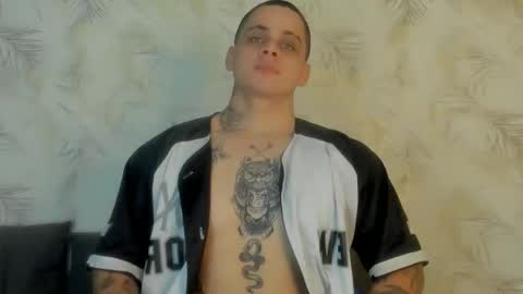 dennis munera online show from January 29, 11:30 am