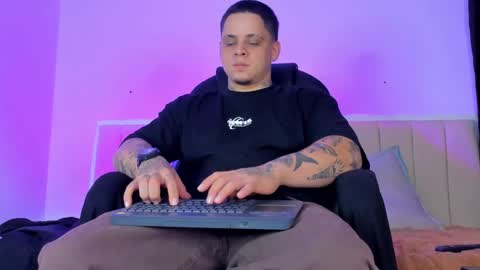 dennis munera online show from September 17, 12:28 pm