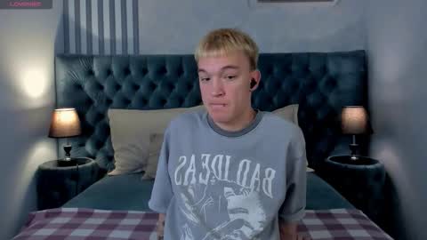 Derek online show from January 10, 8:55 pm