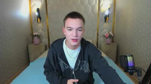 Derek online show from November 11, 1:16 pm