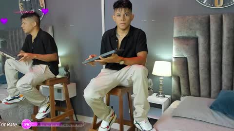 Snapshot of derek_hussain chatting on December 22, 11:11 am Derek Hussain online show from December 22, 11:11 am