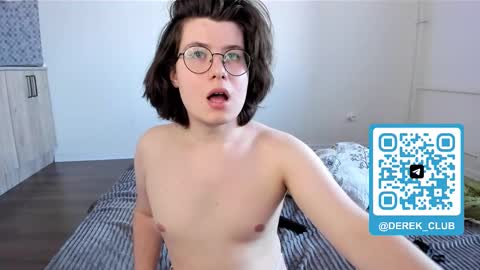 Derek online show from March 28, 2:17 pm