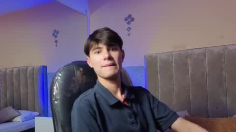 derek_sinn online show from February 28, 8:52 pm