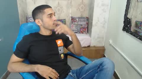 D E R E K online show from November 5, 11:01 am