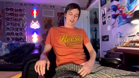 derekdings online show from December 1, 6:33 pm