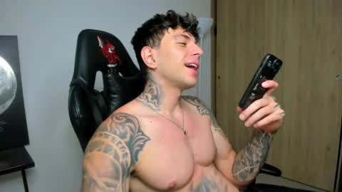 derekmuller11 online show from April 17, 1:41 am