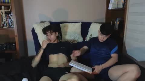 Derek online show from December 19, 11:56 pm