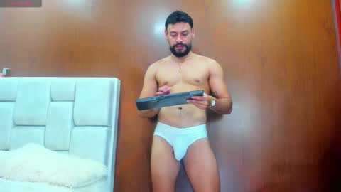 DerryBigger CM online show from December 20, 11:01 pm