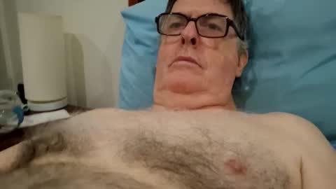 Desmon1958 online show from April 5, 8:38 pm