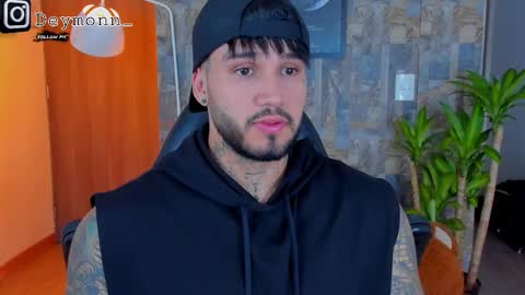 JULIAN online show from November 2, 5:50 pm