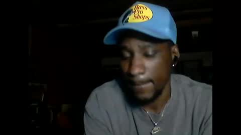Snapshot of dhbbc454336 chatting on October 27, 7:10 am Marcus D-von Steel online show from October 27, 7:10 am