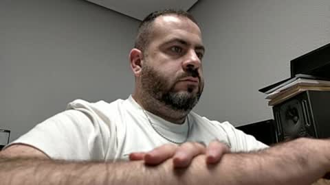 Snapshot of dicktracy_86 chatting on December 25, 10:48 pm DANI online show from December 25, 10:48 pm