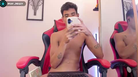 Snapshot of diego_latino chatting on October 8, 9:41 pm Diego lat online show from October 8, 9:41 pm