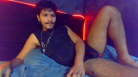 diemond_latinx98 online show from March 7, 7:00 pm