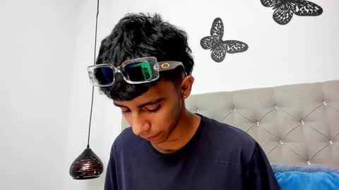 dikey_18 online show from February 14, 6:23 am