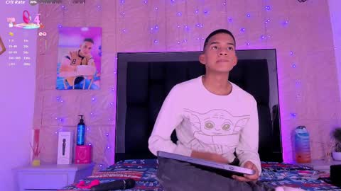 Snapshot of dilam_alfonzo chatting on September 18, 10:34 pm Dilan online show from September 18, 10:34 pm