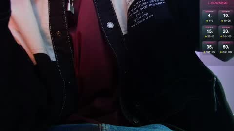 Julian Independent Model online show from April 16, 12:10 am