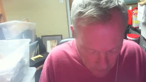 DirtkPitt Fun guy working online show from December 4, 4:10 am