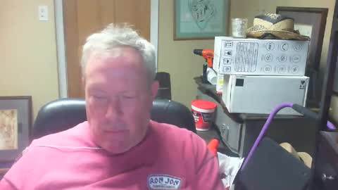 DirtkPitt Fun guy working online show from December 12, 11:36 pm