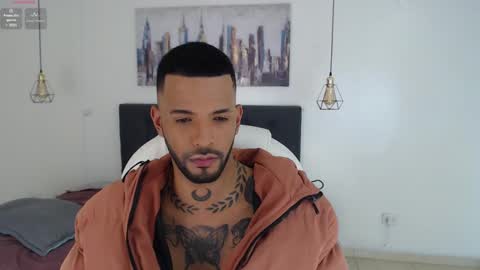 Snapshot of dirtybhot chatting on December 5, 2:31 am I just want to be happy online show from December 5, 2:31 am