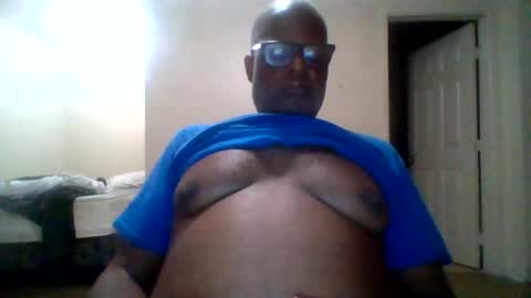 djbignuttsbrownass24 online show from November 10, 5:01 am