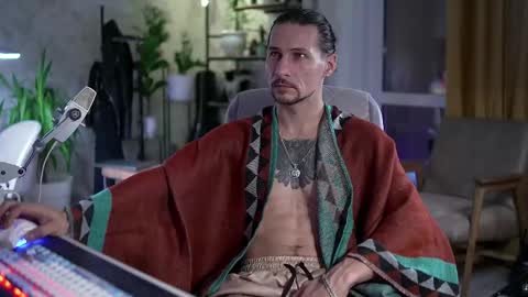 Silverhand online show from October 4, 6:40 am